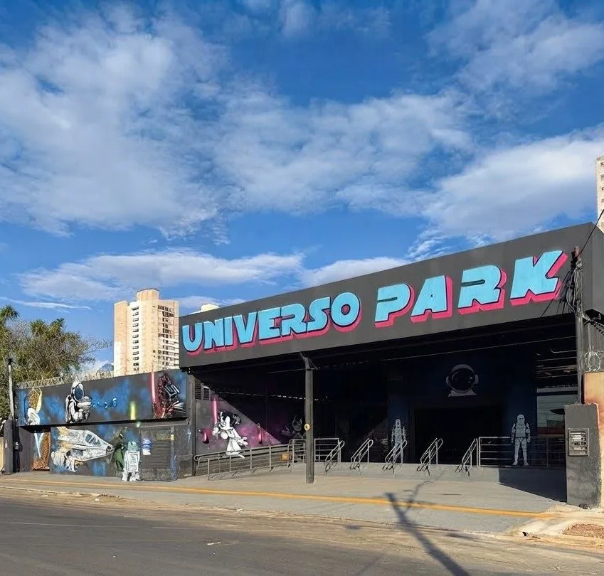 Fachada do Universo Park no Setor Bueno